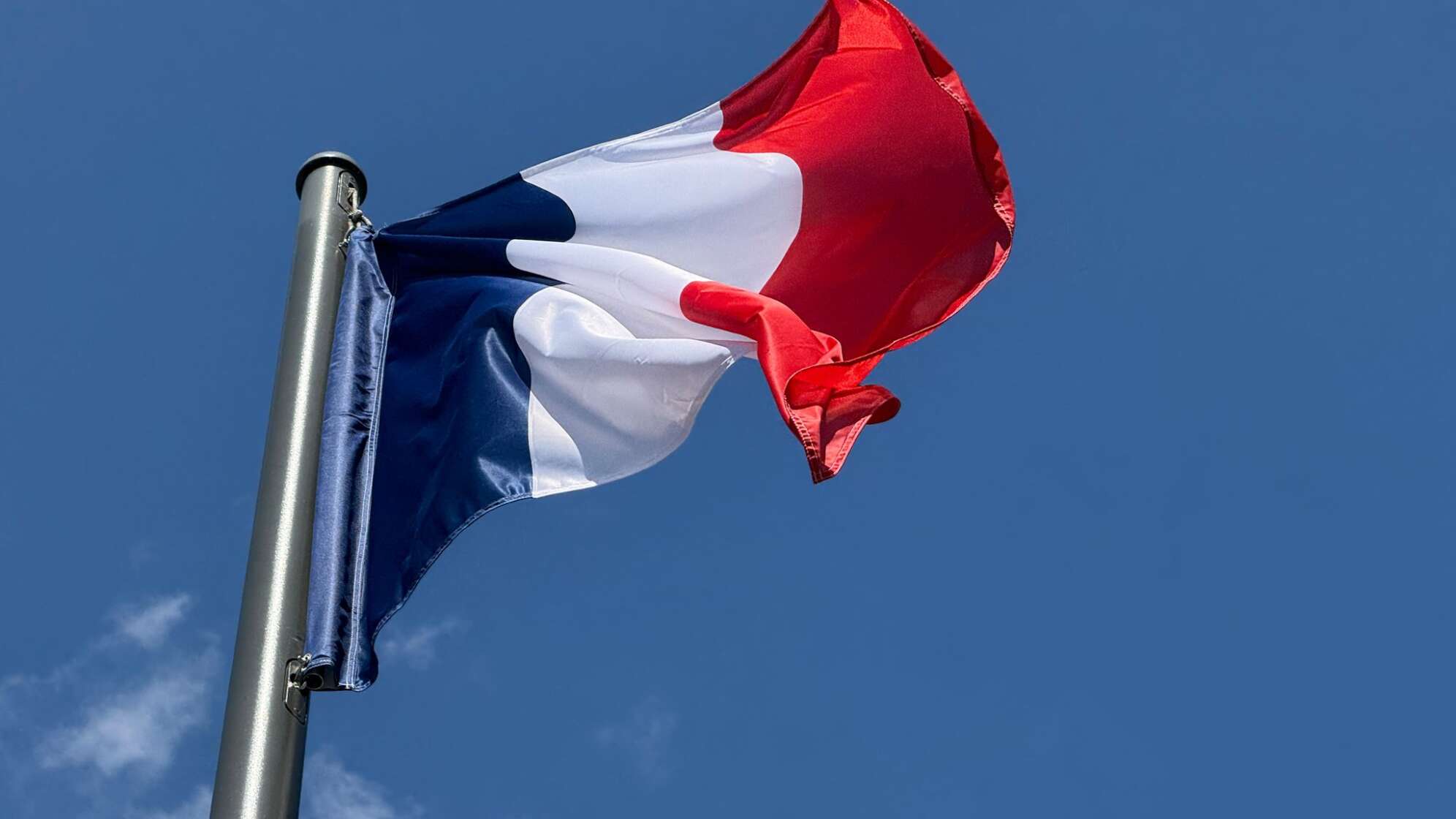 Die Trikolore weht in Paris