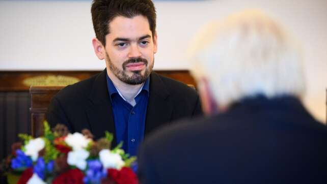 Kulturausschuss lädt Dirigenten Lahav Shani zu Gespräch ein