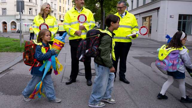 Schulstart in Bayern - Söder mahnt zu Vorsicht im Verkehr