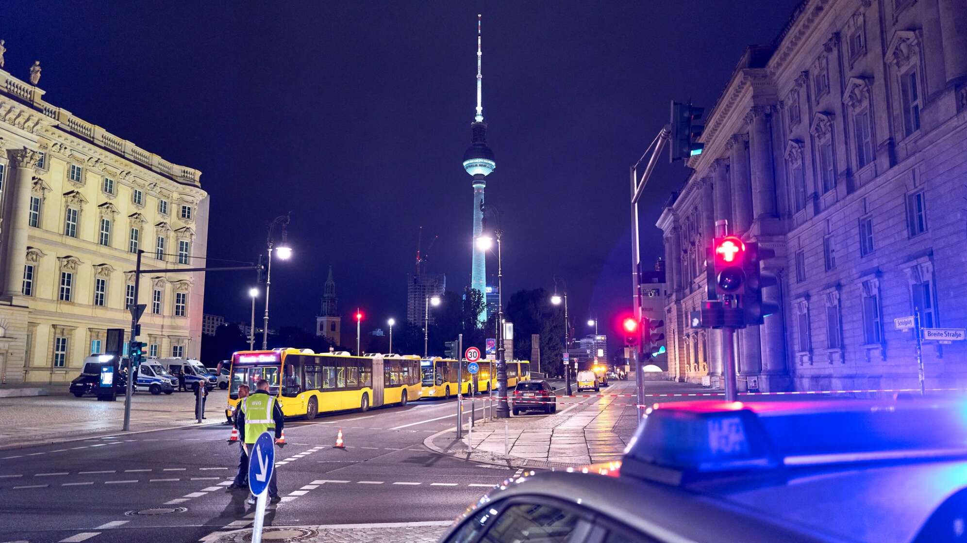 Weltkriegsbombe in der Spree in Berlin-Mitte gefunden