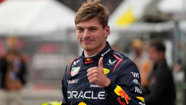 Verstappen trotzt Chaos in der Rutsch-Qualifikaton von Baku