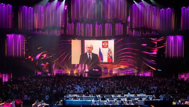 Moskaus Konkurrenz zum ESC: Über 20 Länder auf der Bühne