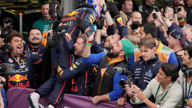 Verstappen-Triumph auch in Baku - Piastri kracht in die Wand