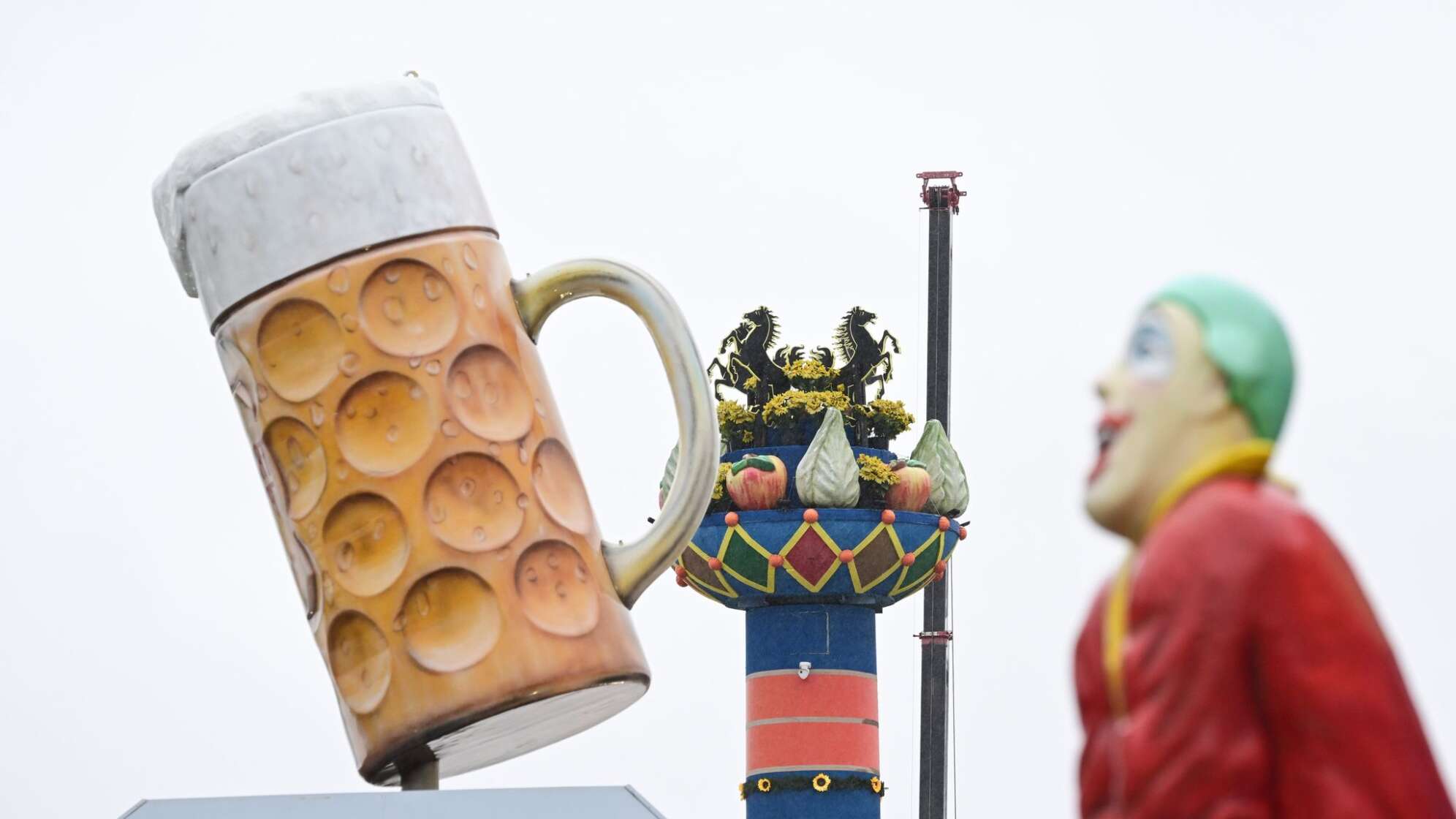Aufbau Volksfest Cannstatter Wasen