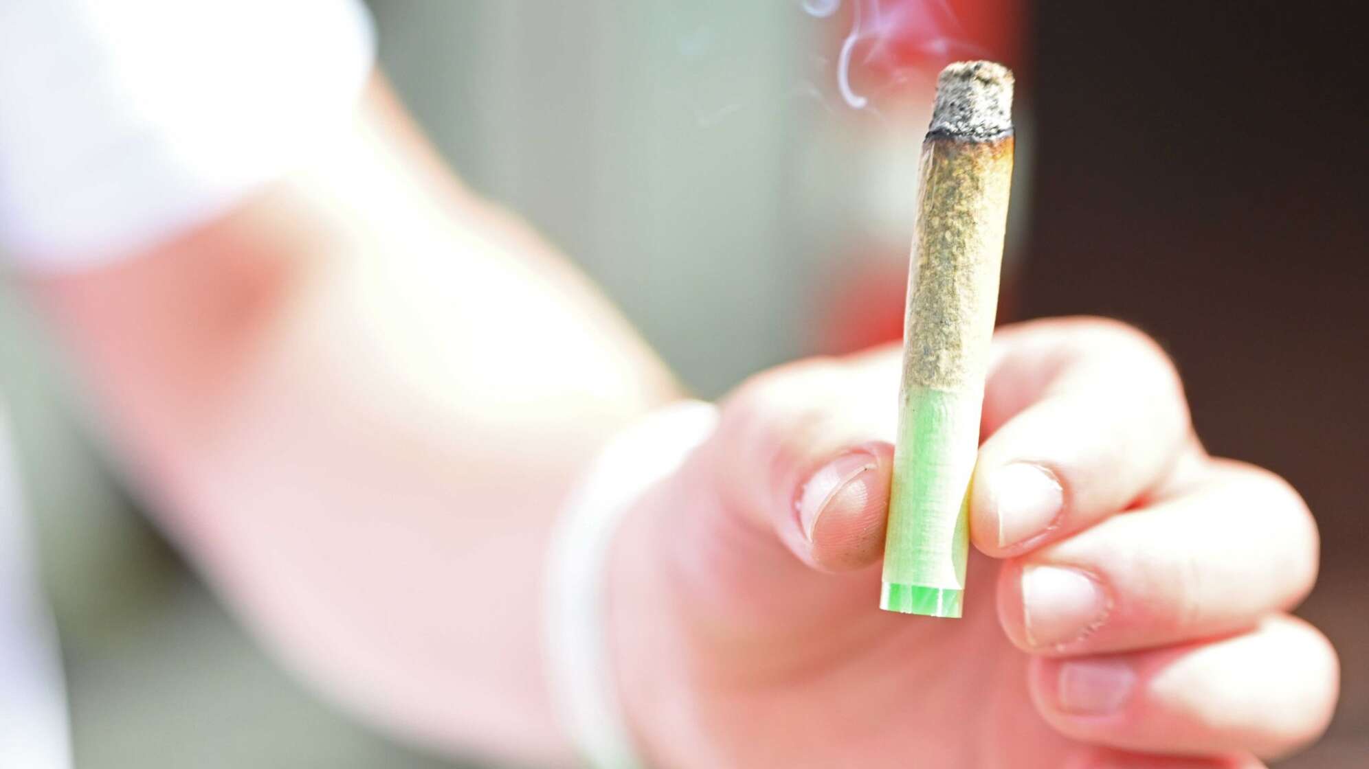 Junge Erwachsene konsumieren häufiger Cannabis als früher