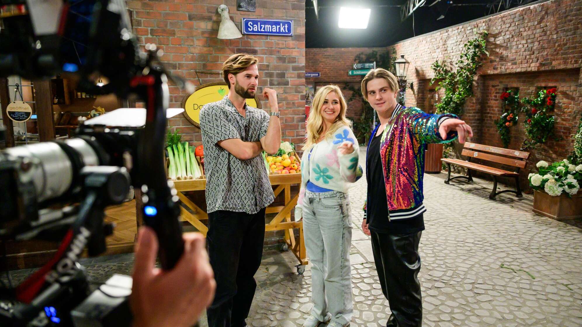 Sänger Vincent Gross zu Gast bei der ARD-Serie "Rote Rosen"