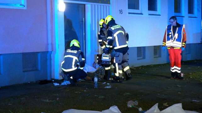 Massenschlägerei: Vier Menschen lebensgefährlich verletzt