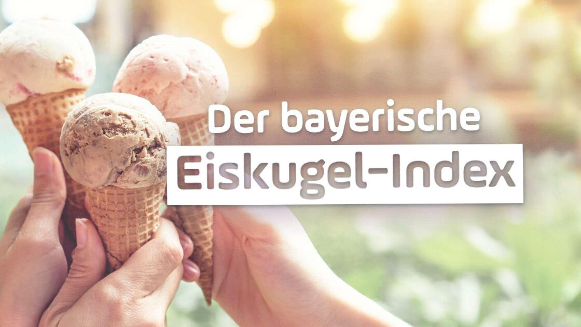 Hände halten Eiskugeln