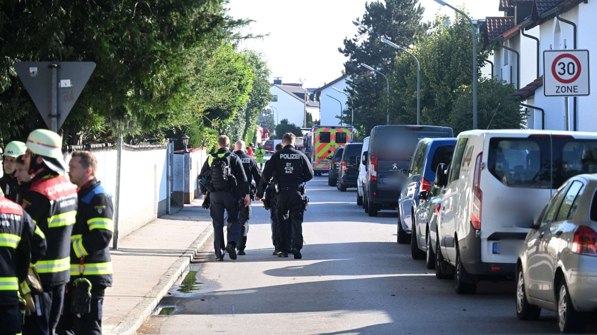 Brand in München - Großeinsatz von Polizei und Feuerwehr