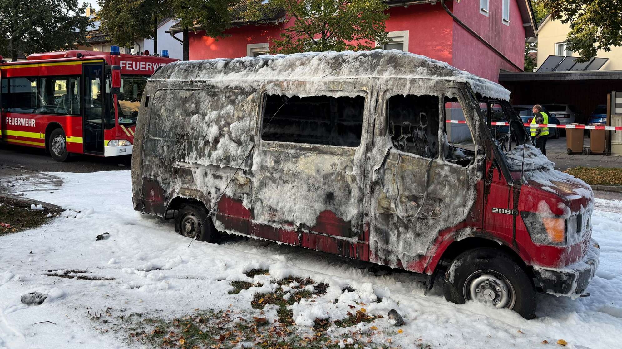 Brand in München - Großeinsatz von Polizei und Feuerwehr