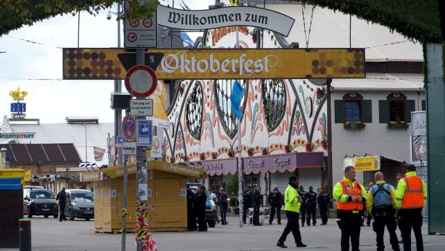 Innenminister: «Bombiges Erlebnis» auf Wiesn angekündigt