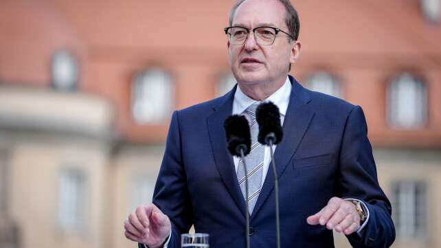 Dobrindt: Bundeswehr soll bei Drohnen Amtshilfe leisten