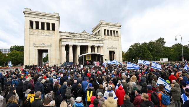 Hunderte setzen in München Zeichen gegen Antisemitismus