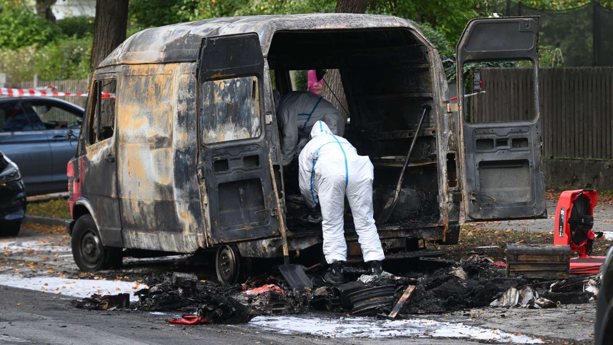Brand in München - Großeinsatz von Polizei und Feuerwehr