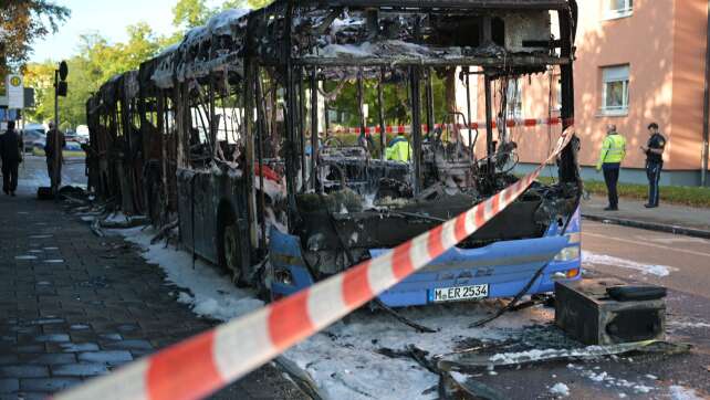 Münchner Linienbus fängt während der Fahrt Feuer