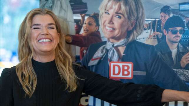 Engelke jobbt bei der Bahn - und drehte dann eine Webserie