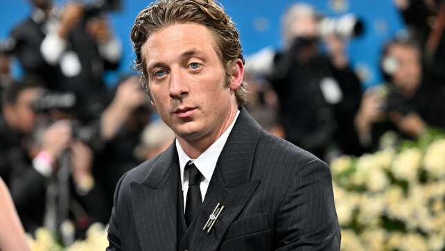 Jeremy Allen White: Junge Männer kämpfen noch mit Gefühlen