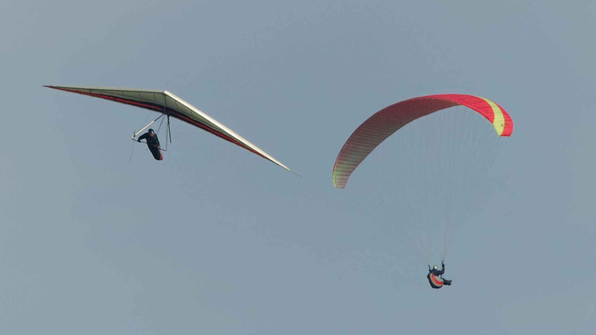 Gleitschirm- und Drachenflieger (Symbolbild)