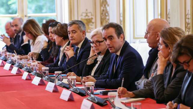 Frankreichs neue Regierung kämpft um Sparhaushalt