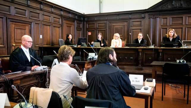 Möglicher Mit­tels­mann soll im Block-Prozess befragt werden