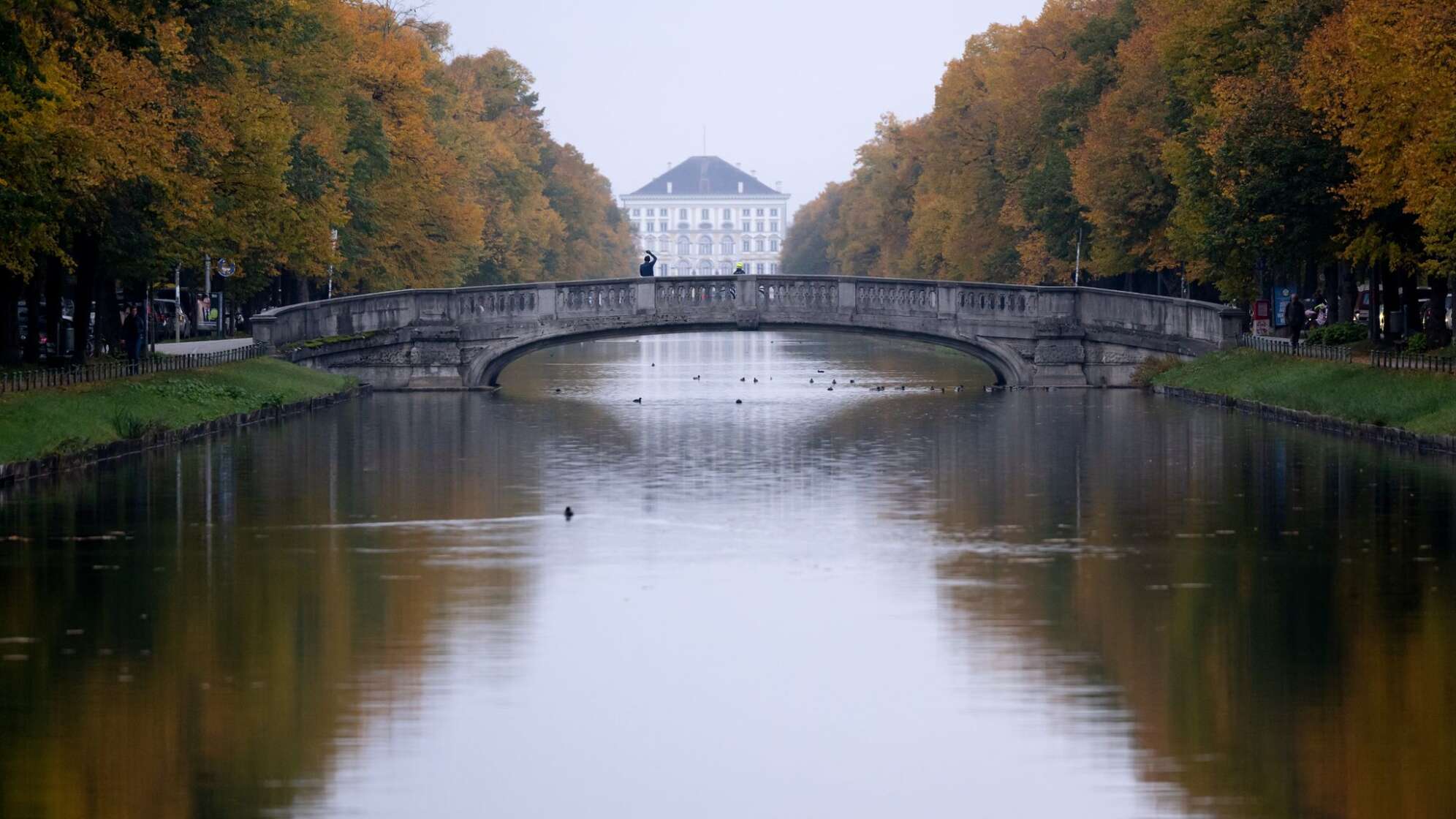 Herbstfarben am Nymphenburger Kanal