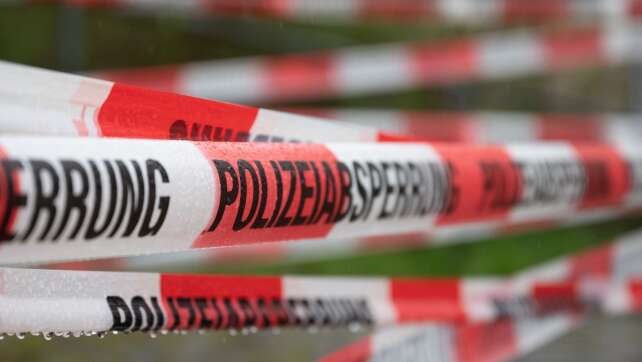 Spaziergänger entdeckt menschliche Überreste im Wald