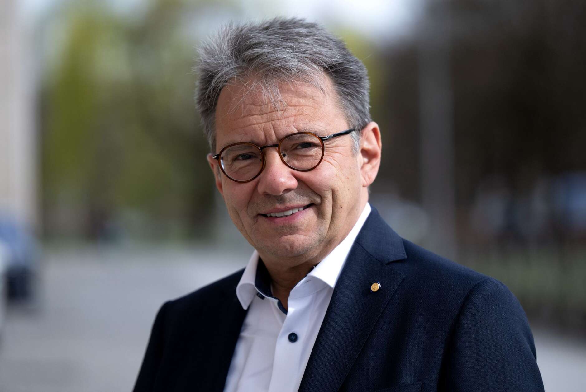Landr te Chef Finanzloch Immer Gr er ANTENNE BAYERN landr-te-chef-finanzloch-immer-gr-er-antenne-bayern