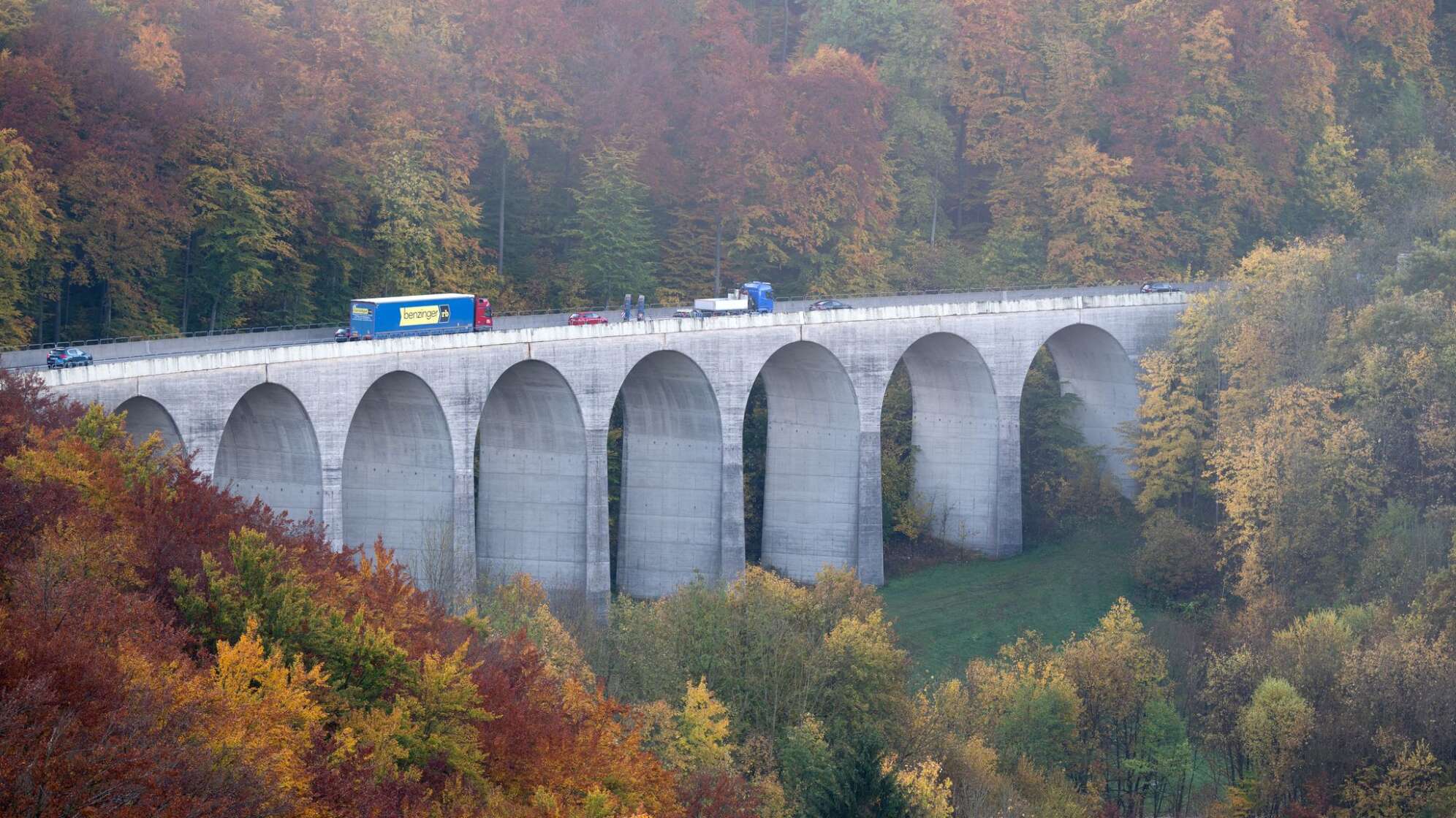 Autobahn 8