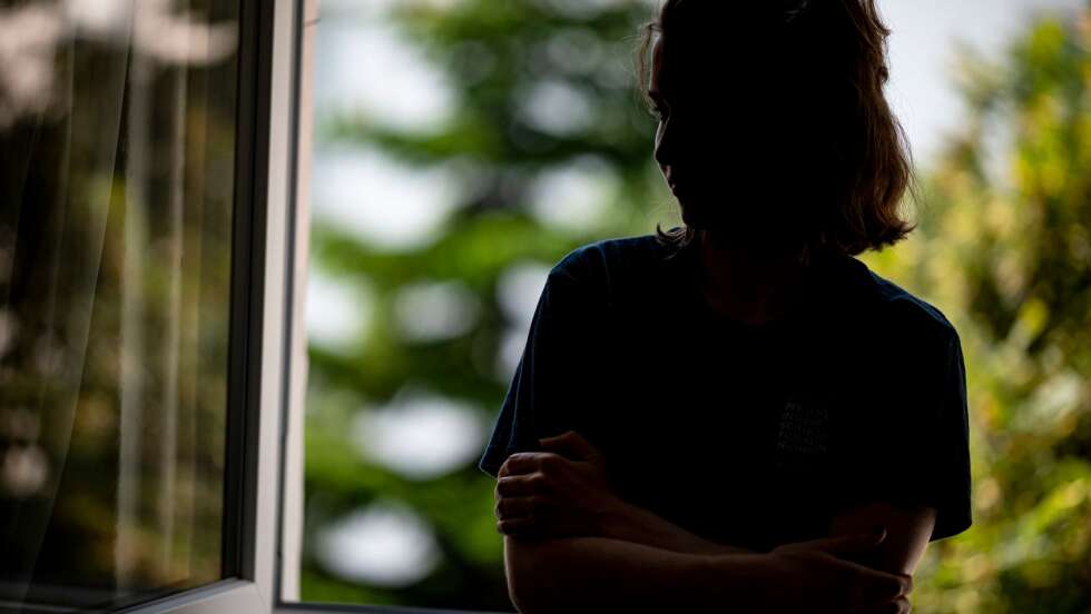 Neue Studie zeigt: Jugendliche und junge Erwachsene fühlen sich so einsam wie keine Generation zuvor – Social Media verstärkt Isolation und beeinflusst Persönlichkeitsentwicklung