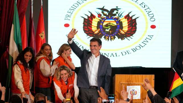 Ende der linken Ära in Bolivien: Paz gewinnt Präsidentenwahl