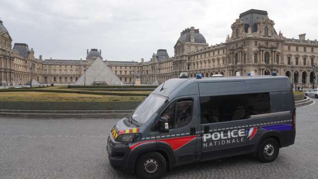 Louvre öffnet nach Einbruch wieder für Besucher