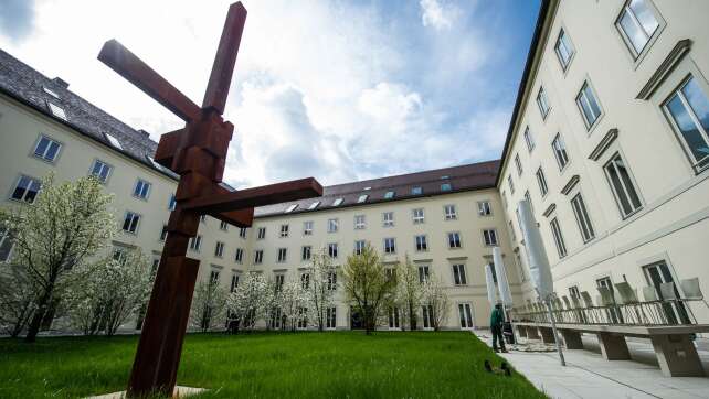 Buttersäure an Eingang zu Erzbistum München verschüttet