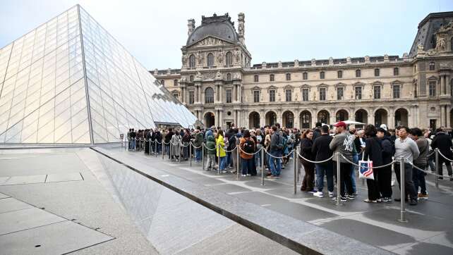 Nach Kunstraub im Louvre: Frankreich prüft Museumsschutz