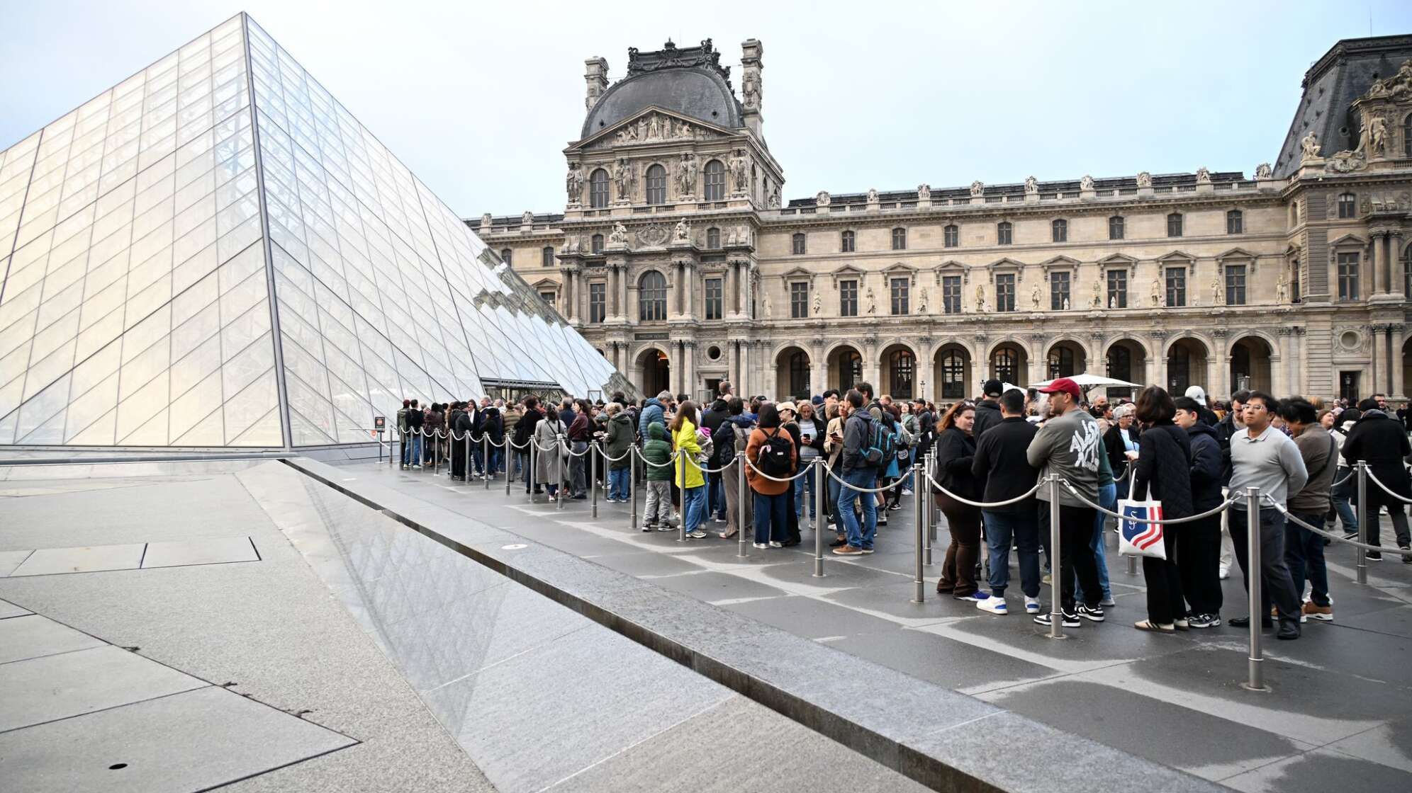 Nach Juwelendiebstahl im Louvre