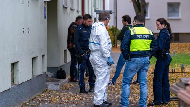Polizei schießt nach Angriff von mit Messer bewaffnetem Mann