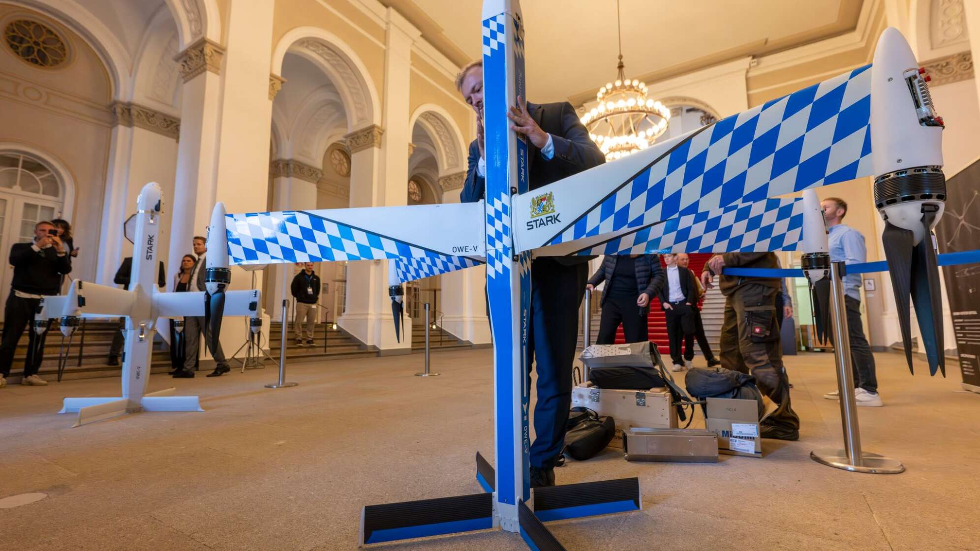 CSU-Fraktion lässt Drohne im Landtag aufbauen