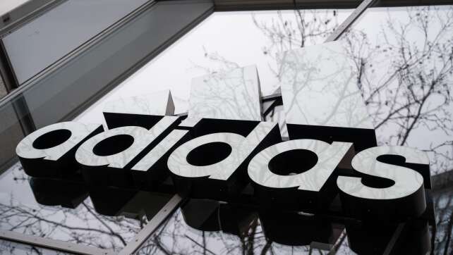 Adidas hebt nach Umsatzrekord Gewinnprognose an