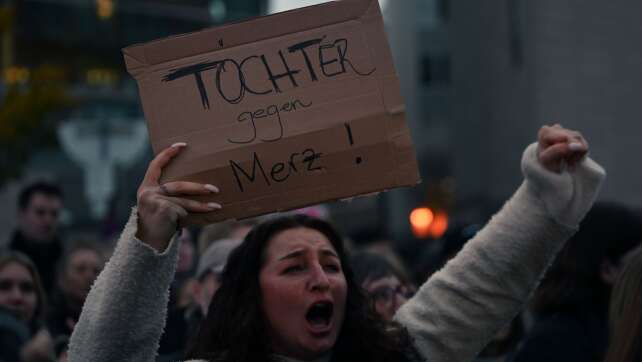 Töchter-Demos gegen Merz - Kanzler hält alles für geklärt