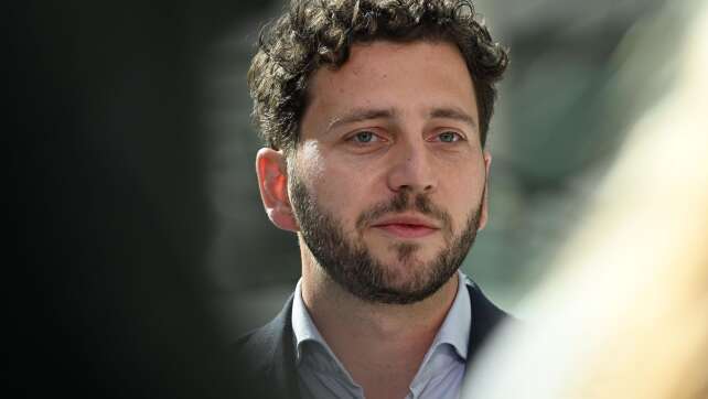 Grünen-Chef Banaszak sieht «Angsträume» – Kritik an Merz