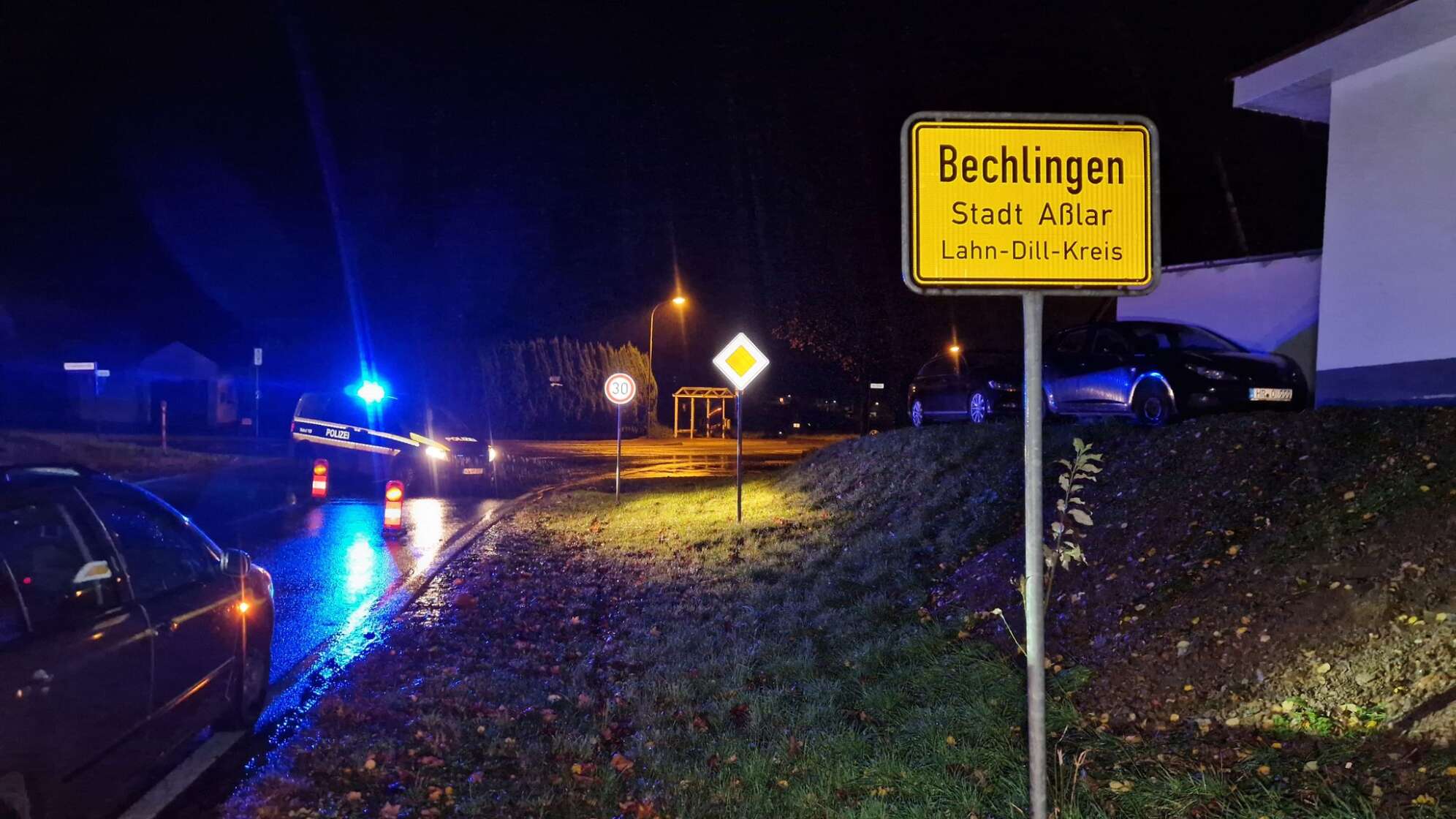 Polizist wird angefahren und schießt in Mittelhessen