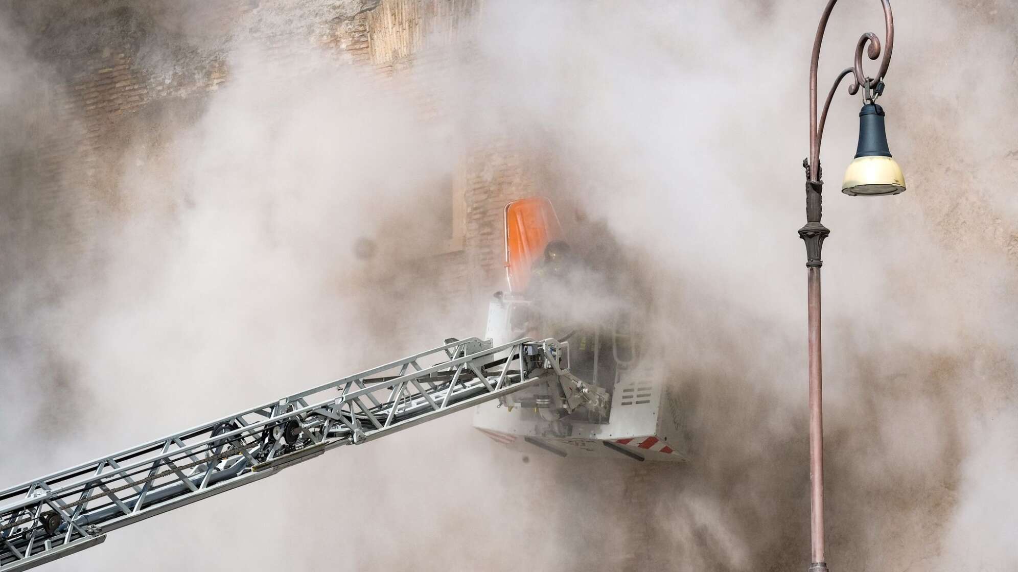 Mittelalterlicher Turm in Rom stürzt ein