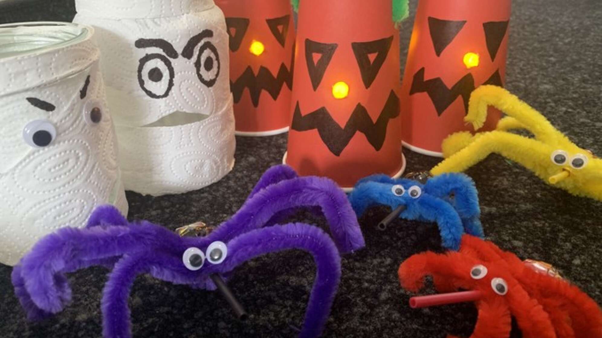 Gebastelte Spinnen Halloween