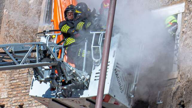 Verschütteter Bauarbeiter nach Turmeinsturz in Rom gestorben