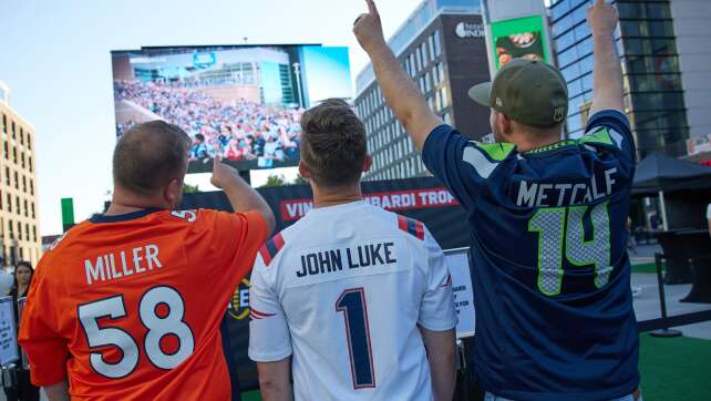 NFL auf Weltreise: Über Berlin und Rio in die Wüste?