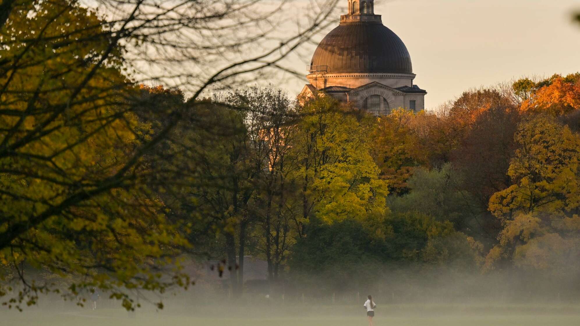 Englischer Garten im Morgenlicht