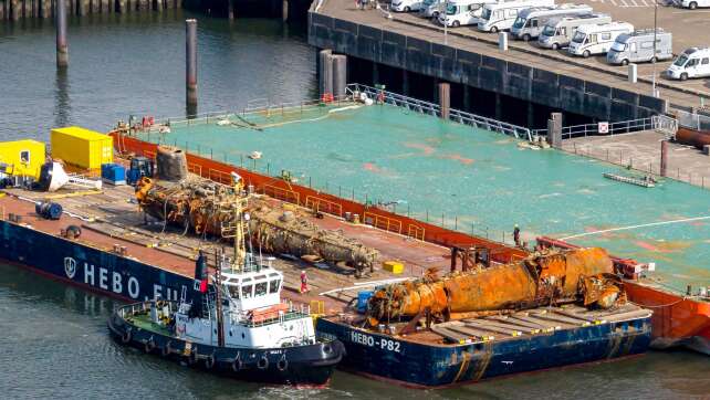 Geborgenes U-Boot zerlegt - Museen zeigen Teile des Wracks