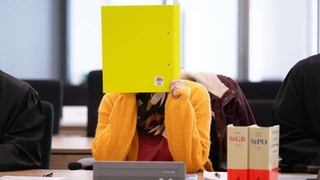 Mutmaßliche NSU-Helferin schweigt zum Prozessauftakt