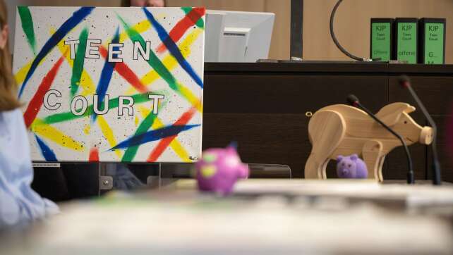 Teenies als Richter? Wissenswertes über Schülergerichte