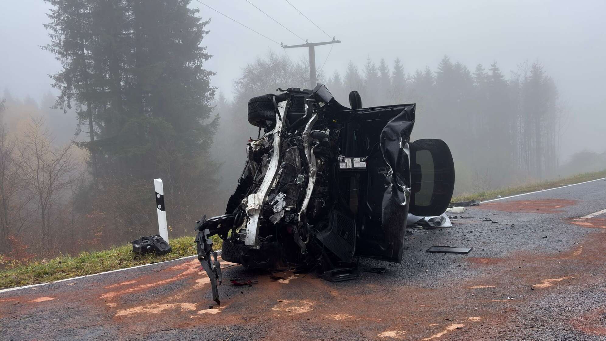 Zwei Tote bei Frontalcrash auf Landstraße