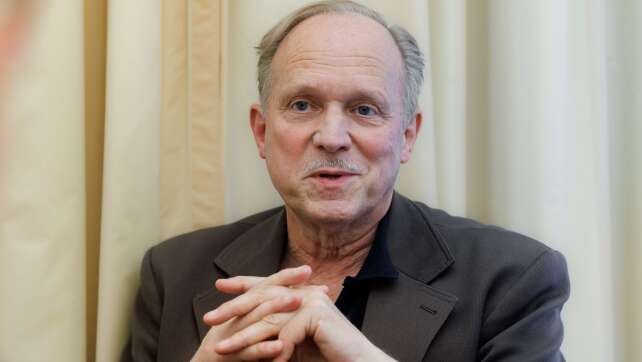 Verband: Ulrich Tukur unterstützt Leselernhelfer